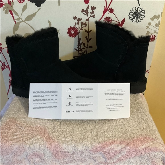 Ugg Women’s Classic Mini Fluff Hi - Low Boots Size AU 8 $112 - Picture 9 of 14